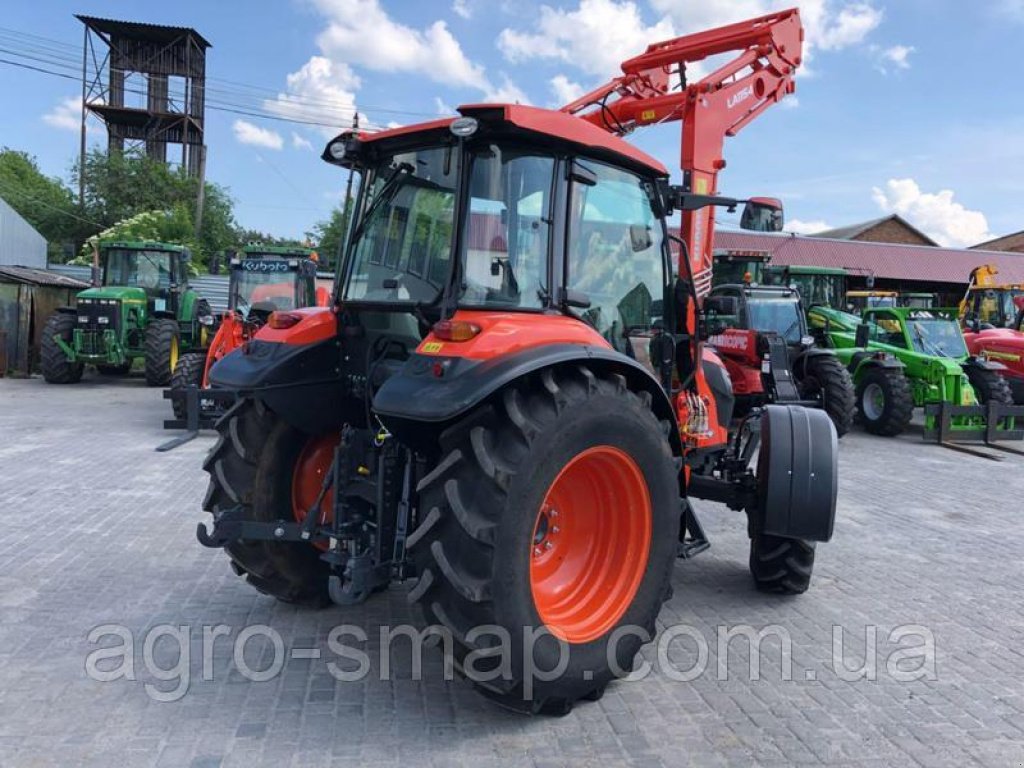 Oldtimer-Traktor des Typs Kubota M7060, Neumaschine in Горохів (Bild 5)