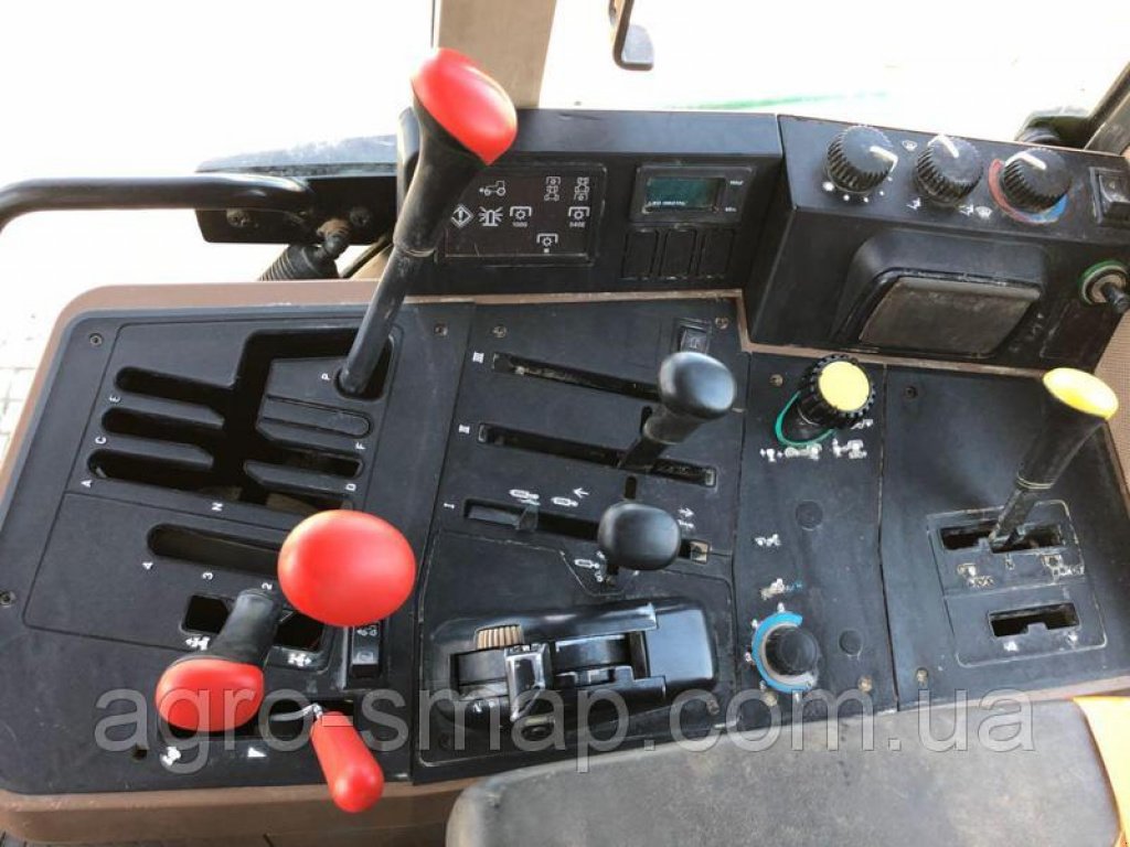 Oldtimer-Traktor des Typs John Deere 6900, Neumaschine in Горохів (Bild 5)