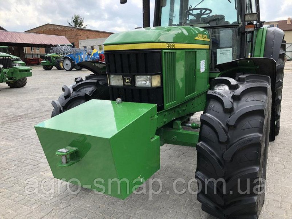 Oldtimer-Traktor des Typs John Deere 6910, Neumaschine in Горохів (Bild 7)