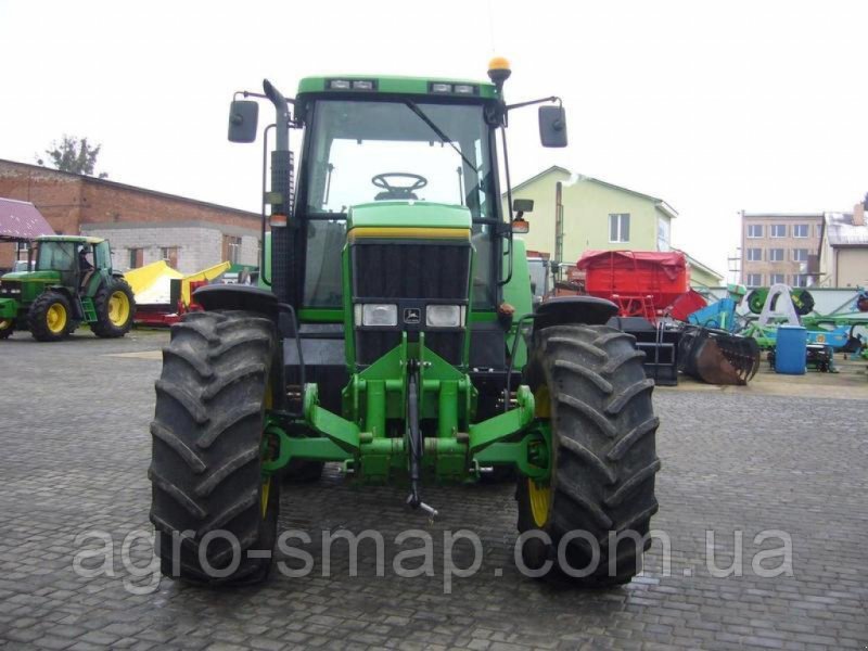 Oldtimer-Traktor des Typs John Deere 7800, Neumaschine in Горохів (Bild 1)