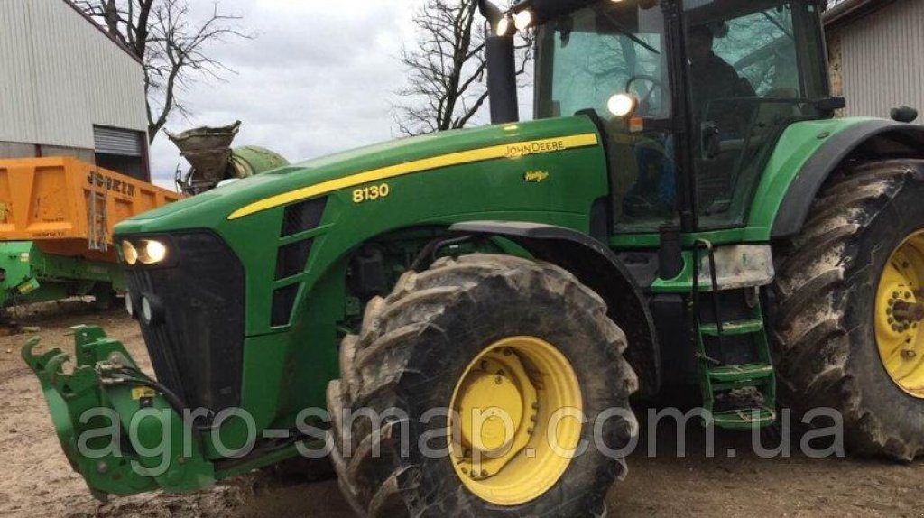 Oldtimer-Traktor des Typs John Deere 8130, Neumaschine in Горохів (Bild 7)