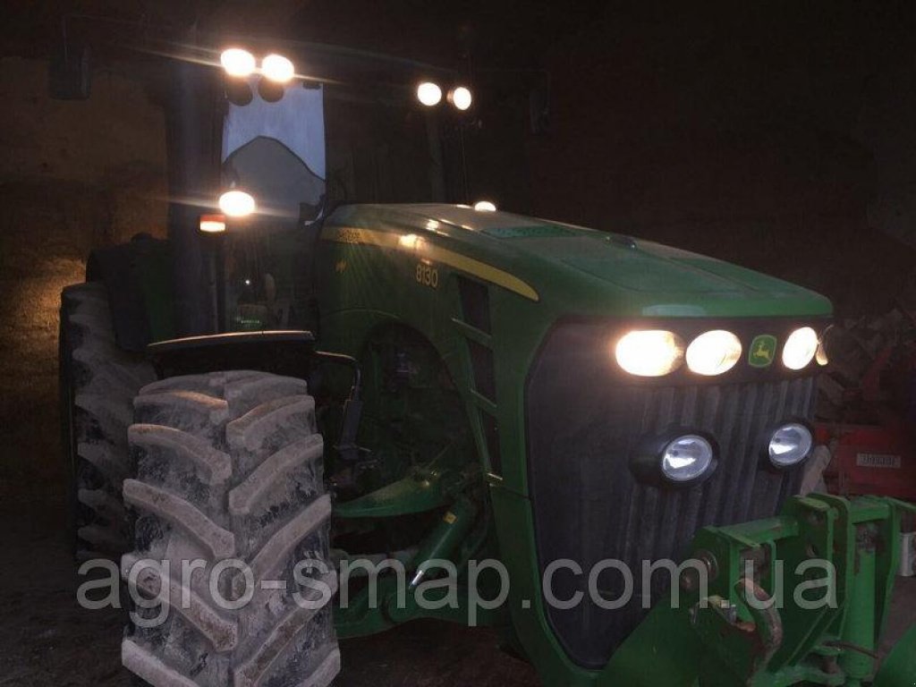 Oldtimer-Traktor des Typs John Deere 8130, Neumaschine in Горохів (Bild 10)