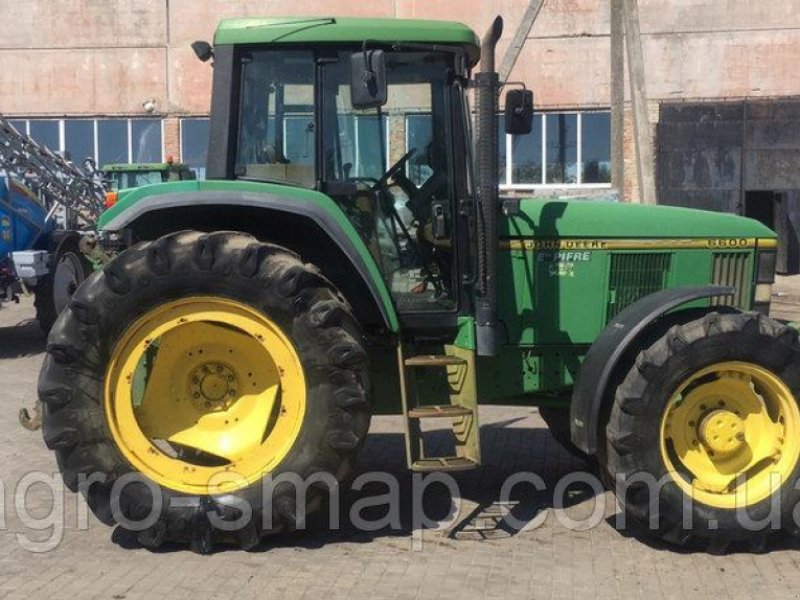 Oldtimer-Traktor des Typs John Deere 6600, Neumaschine in Горохів (Bild 1)