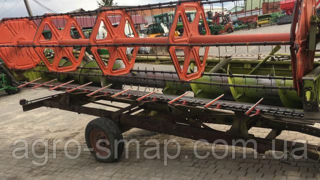 Oldtimer-Mähdrescher des Typs CLAAS Dominator 98,  in Горохів (Bild 4)