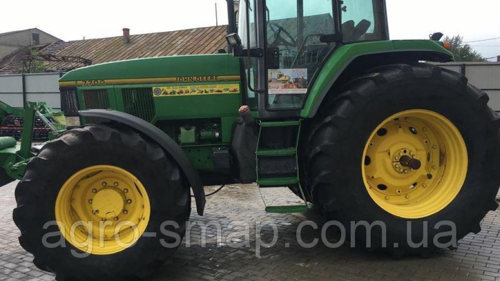 Oldtimer-Traktor des Typs John Deere 7700,  in Горохів (Bild 7)