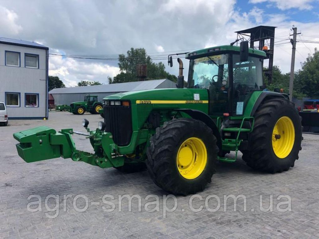 Oldtimer-Traktor des Typs John Deere 8400, Neumaschine in Горохів (Bild 10)