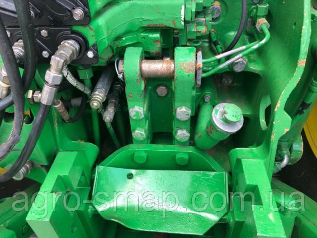 Oldtimer-Traktor des Typs John Deere 8400, Neumaschine in Горохів (Bild 3)