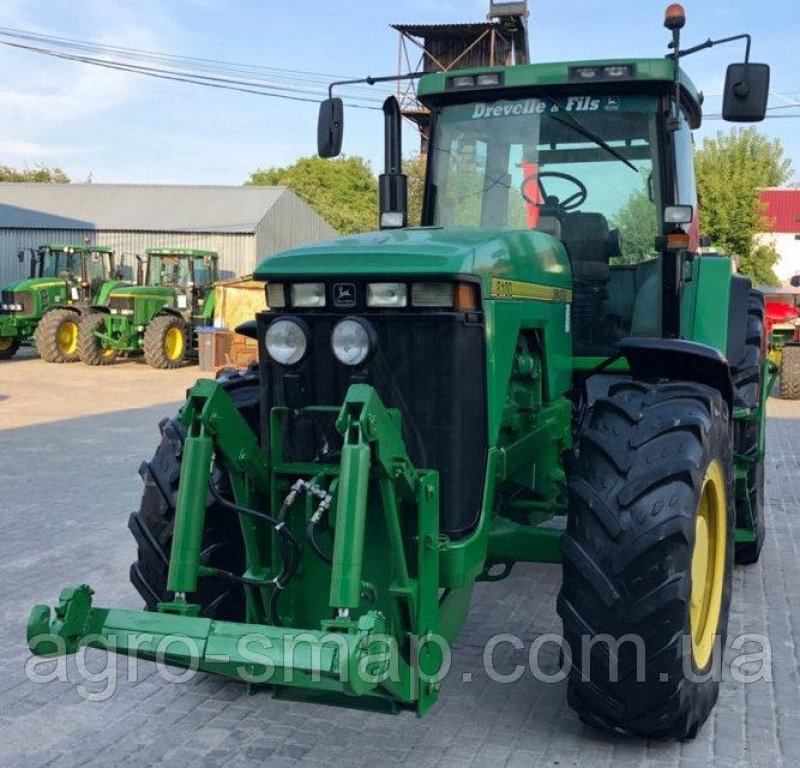 Oldtimer-Traktor des Typs John Deere 8100, Neumaschine in Горохів (Bild 3)