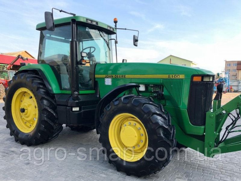 Oldtimer-Traktor des Typs John Deere 8100, Neumaschine in Горохів (Bild 1)