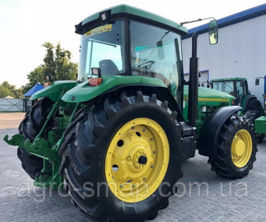 Oldtimer-Traktor des Typs John Deere 8100, Neumaschine in Горохів (Bild 10)