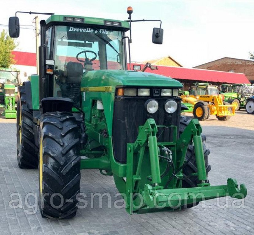 Oldtimer-Traktor des Typs John Deere 8100, Neumaschine in Горохів (Bild 8)