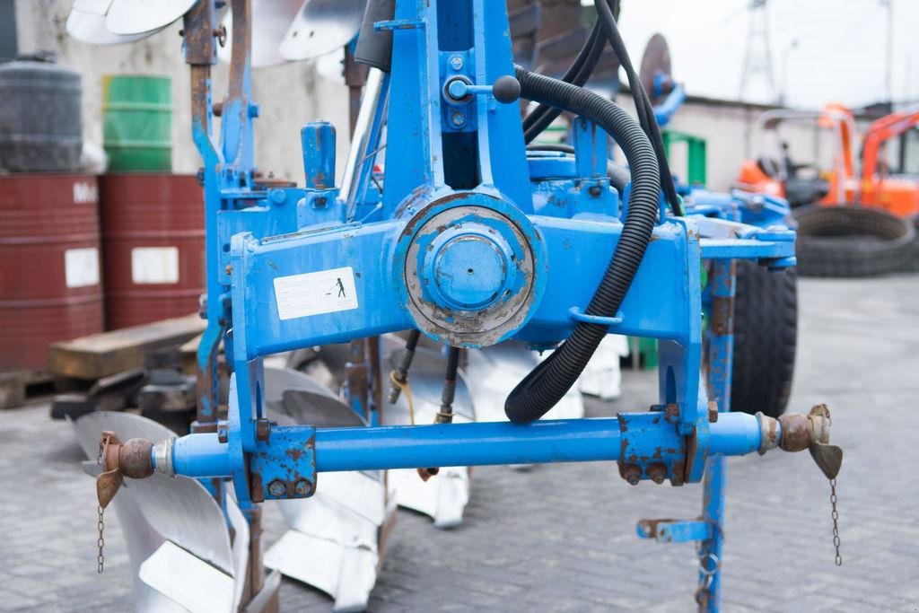 Scheibenpflug des Typs Lemken EuroOpal 8,  in Не обрано (Bild 1)