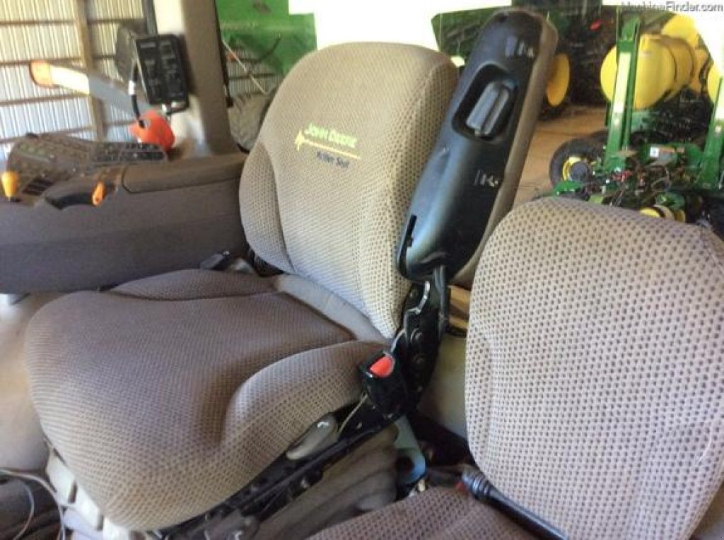 Oldtimer-Traktor des Typs John Deere 8335R, Neumaschine in Не обрано (Bild 4)