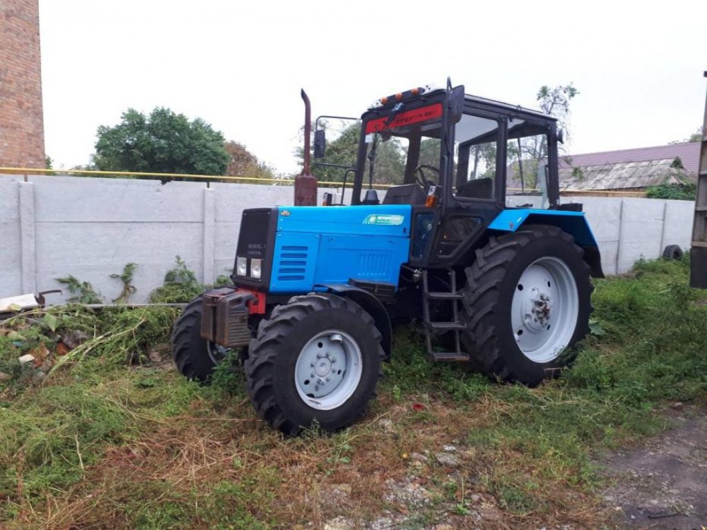 Oldtimer-Traktor des Typs Belarus Беларус-920, Neumaschine in Черкаси (Bild 1)