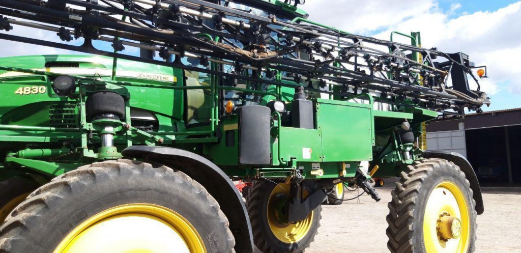 Selbstfahrspritze des Typs John Deere 4830, Gebrauchtmaschine in Рівне (Bild 4)