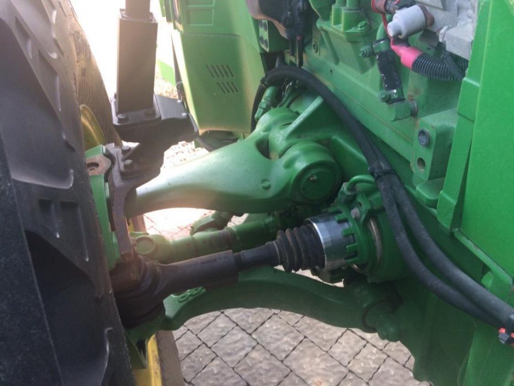 Oldtimer-Traktor des Typs John Deere 8430, Neumaschine in Рівне (Bild 10)