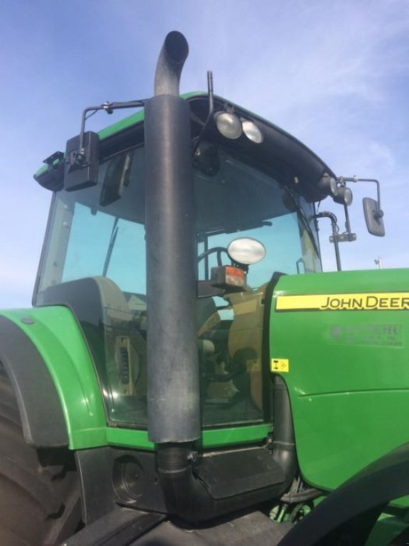 Oldtimer-Traktor des Typs John Deere 8430, Neumaschine in Рівне (Bild 11)