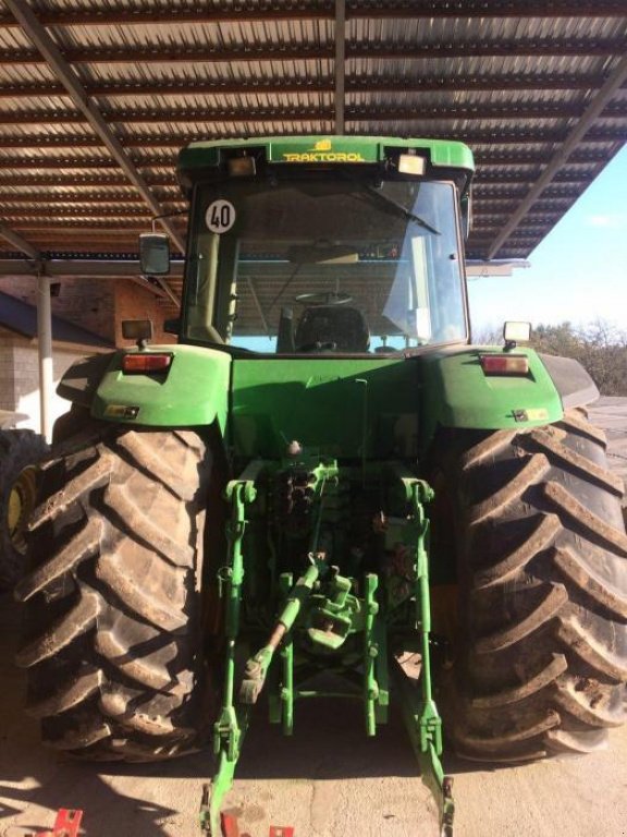 Oldtimer-Traktor des Typs John Deere 8400, Neumaschine in Рівне (Bild 4)