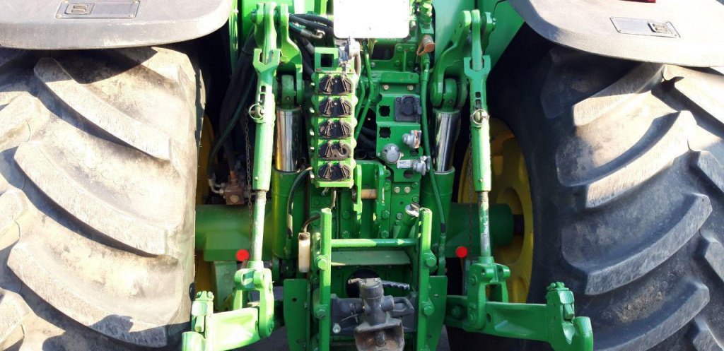 Oldtimer-Traktor des Typs John Deere 7930, Neumaschine in Рівне (Bild 7)