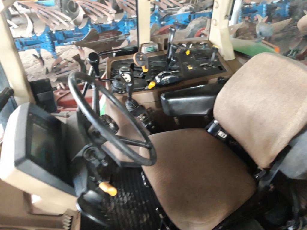 Oldtimer-Traktor des Typs John Deere 7710, Neumaschine in Рівне (Bild 9)