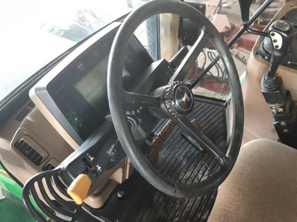 Oldtimer-Traktor des Typs John Deere 7710, Neumaschine in Рівне (Bild 10)