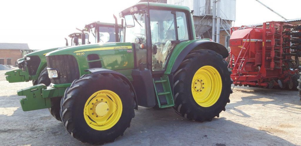 Oldtimer-Traktor des Typs John Deere 6930 Premium, Neumaschine in Рівне (Bild 2)