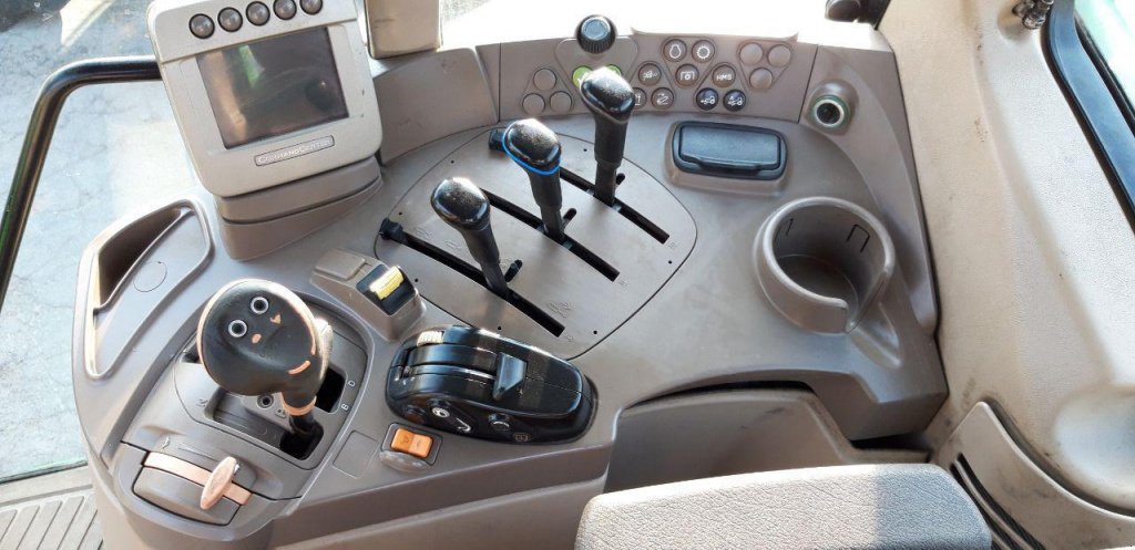 Oldtimer-Traktor des Typs John Deere 6930 Premium, Neumaschine in Рівне (Bild 12)