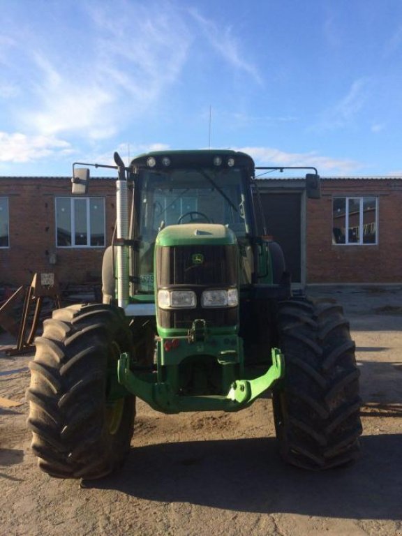 Oldtimer-Traktor des Typs John Deere 6820, Neumaschine in Рівне (Bild 3)