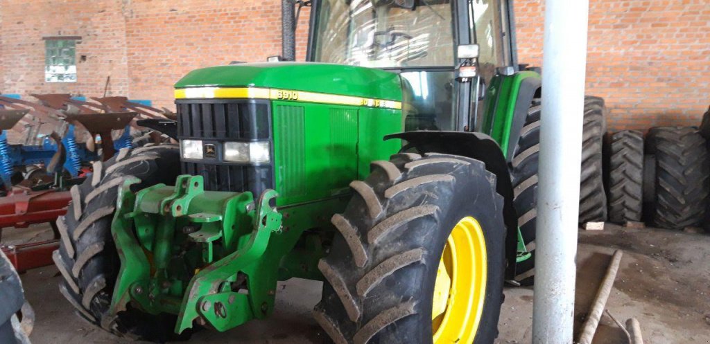 Oldtimer-Traktor des Typs John Deere 6910, Neumaschine in Рівне (Bild 5)