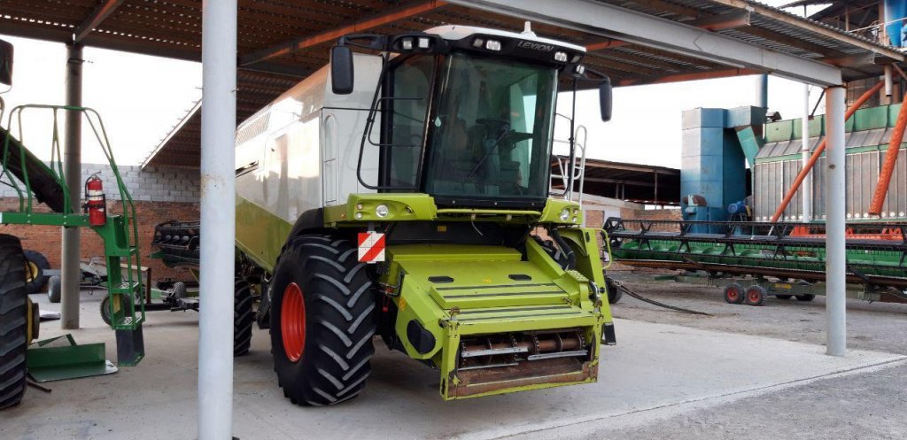 Oldtimer-Mähdrescher des Typs CLAAS Lexion 580, Neumaschine in Рівне (Bild 2)