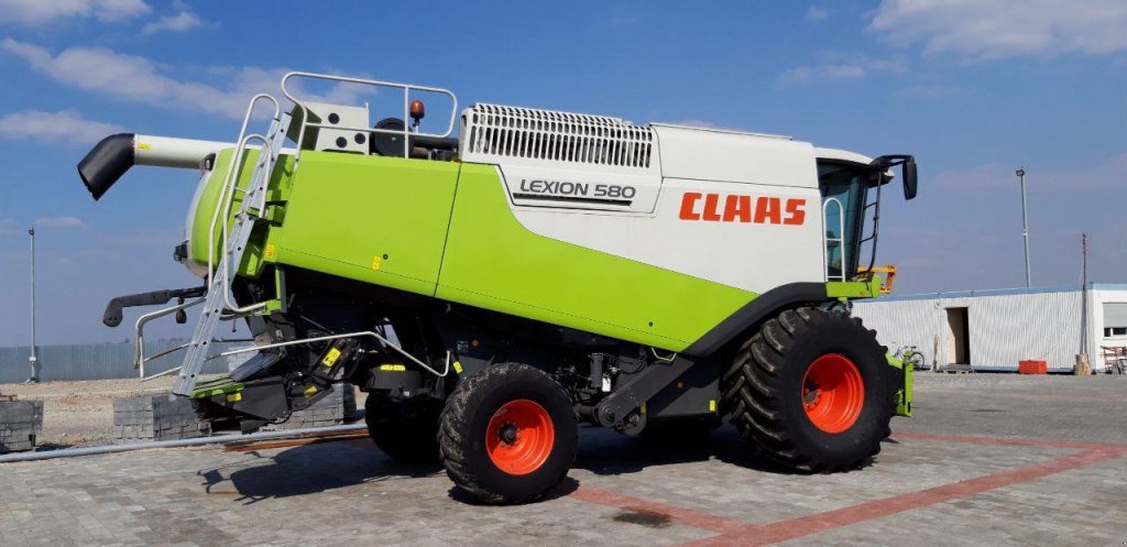 Oldtimer-Mähdrescher des Typs CLAAS Lexion 580, Neumaschine in Рівне (Bild 3)