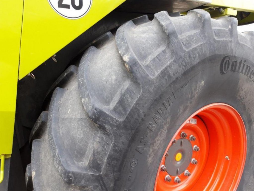 Oldtimer-Mähdrescher des Typs CLAAS Lexion 480 Evolution, Neumaschine in Рівне (Bild 5)