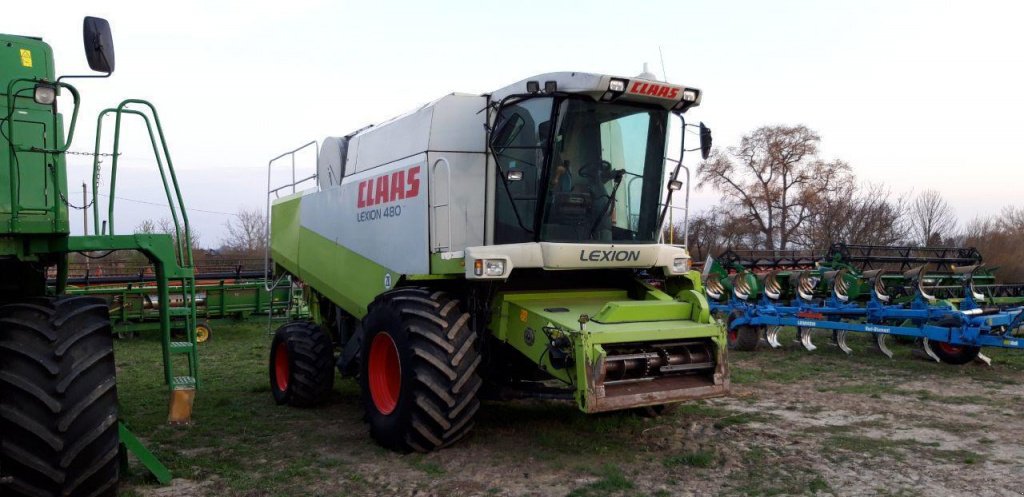 Oldtimer-Mähdrescher des Typs CLAAS Lexion 480 Evolution, Neumaschine in Рівне (Bild 1)