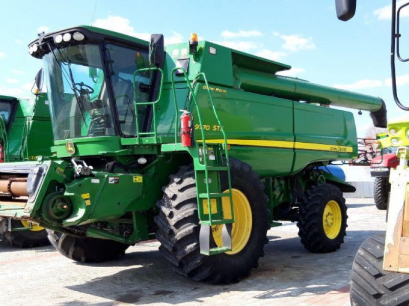 Oldtimer-Mähdrescher des Typs John Deere 9770 STS Bullet Rotor, Neumaschine in Рівне (Bild 1)