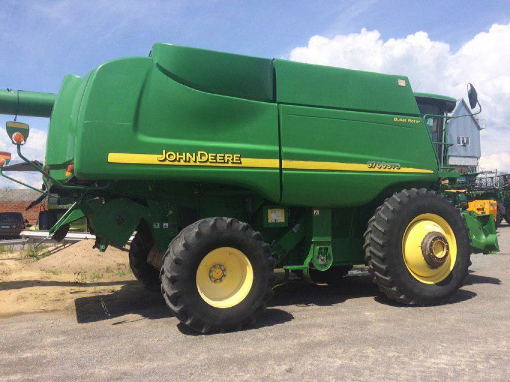 Oldtimer-Mähdrescher des Typs John Deere 9760 STS Bullet Rotor, Neumaschine in Рівне (Bild 1)