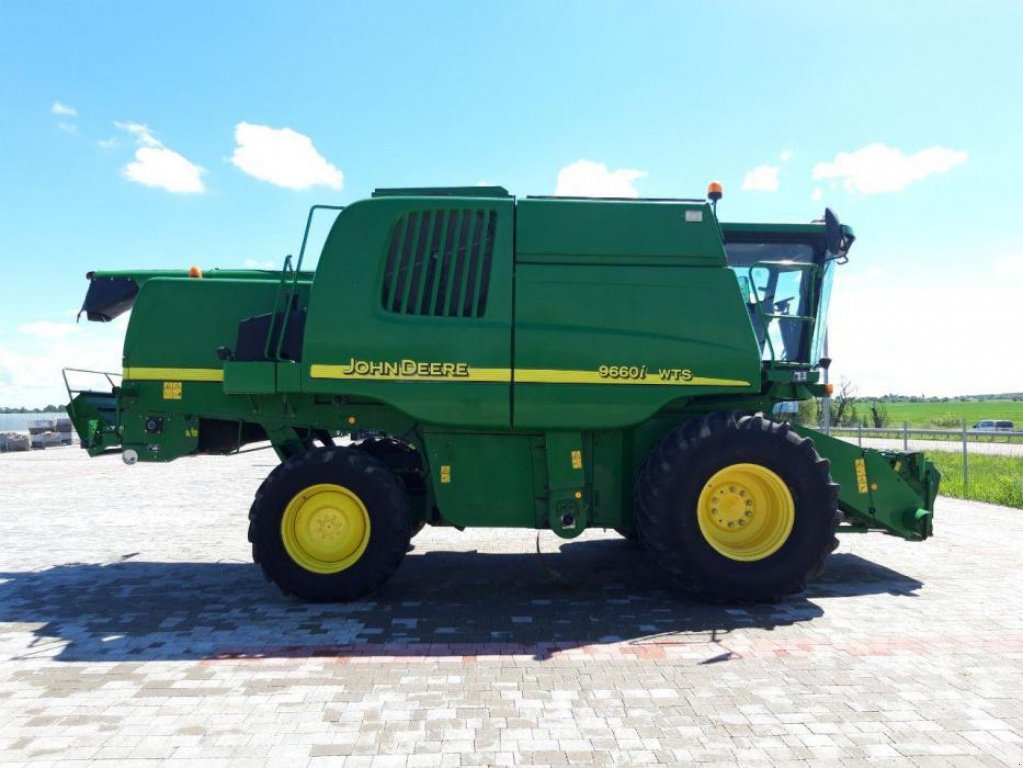 Oldtimer-Mähdrescher des Typs John Deere 9660i WTS, Neumaschine in Рівне (Bild 5)