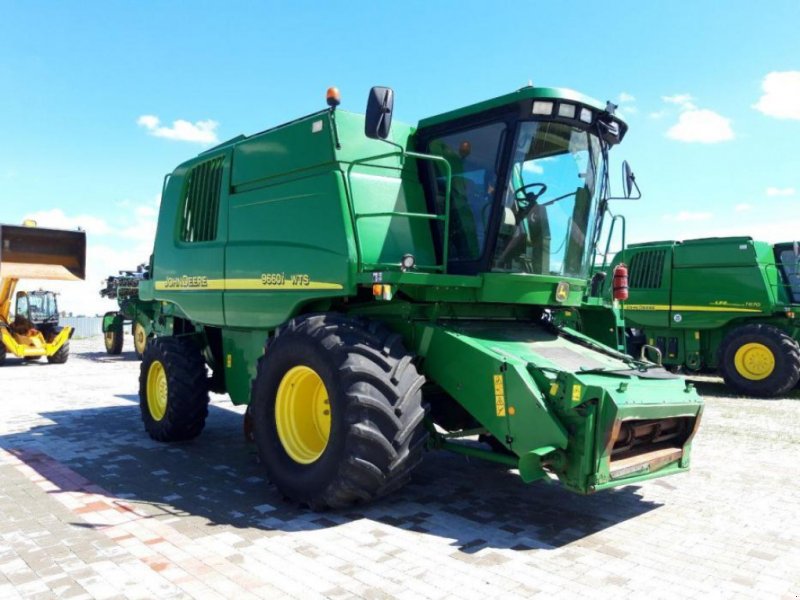 Oldtimer-Mähdrescher des Typs John Deere 9660i WTS, Neumaschine in Рівне (Bild 1)