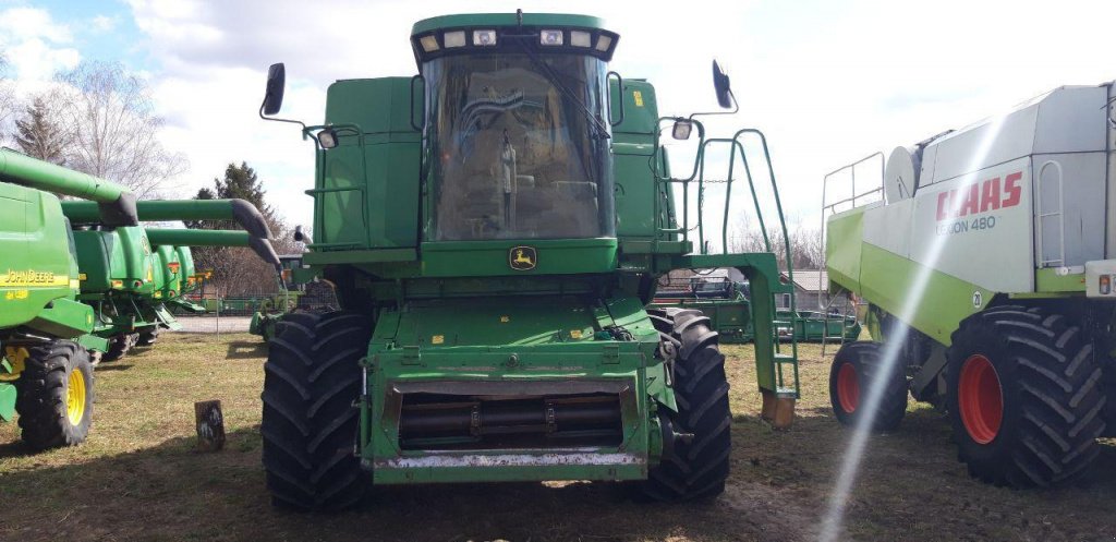 Oldtimer-Mähdrescher des Typs John Deere 9640i WTS, Neumaschine in Рівне (Bild 4)