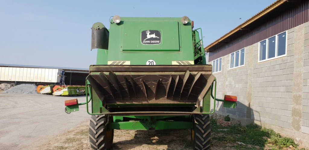 Oldtimer-Mähdrescher des Typs John Deere 2266 Extra, Neumaschine in Рівне (Bild 5)