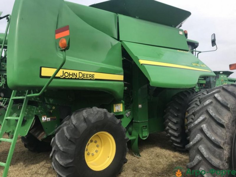 Oldtimer-Mähdrescher des Typs John Deere 9770 STS Bullet Rotor, Neumaschine in Вінниця (Bild 1)