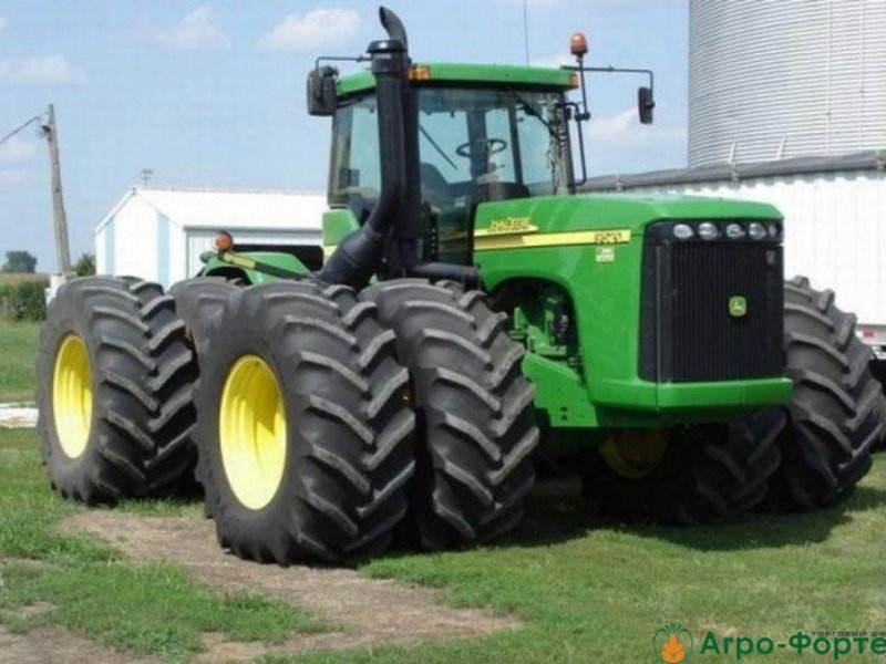 Oldtimer-Traktor des Typs John Deere 9400, Neumaschine in Вінниця (Bild 1)