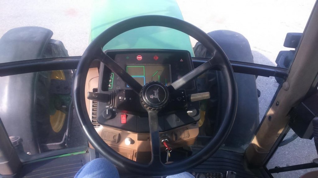 Oldtimer-Traktor des Typs John Deere 7700, Neumaschine in Подворки (Bild 11)