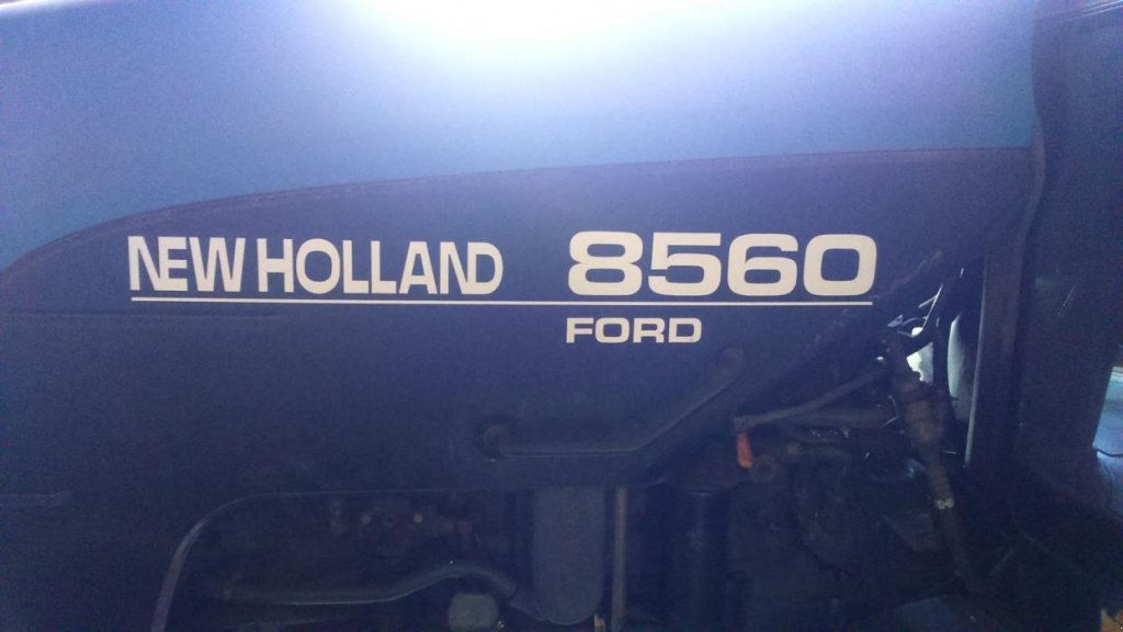 Oldtimer-Traktor des Typs New Holland 8560, Neumaschine in Подворки (Bild 13)