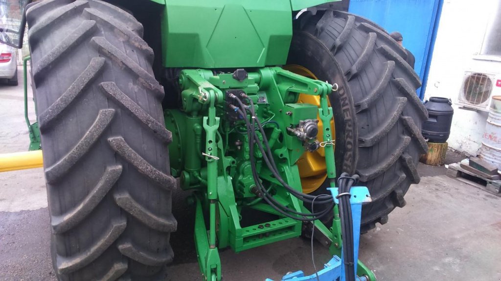 Oldtimer-Traktor des Typs John Deere 8400, Gebrauchtmaschine in Подворки (Bild 9)