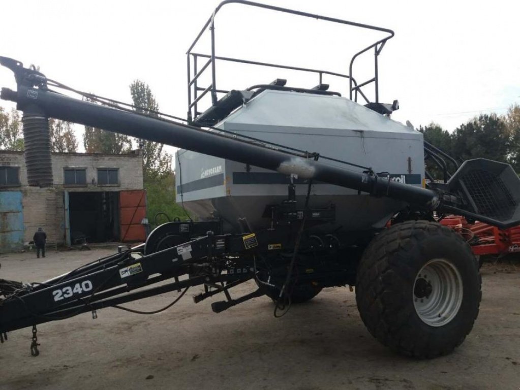 Oldtimer-Traktor des Typs John Deere 9530, Neumaschine in Запоріжжя (Bild 5)