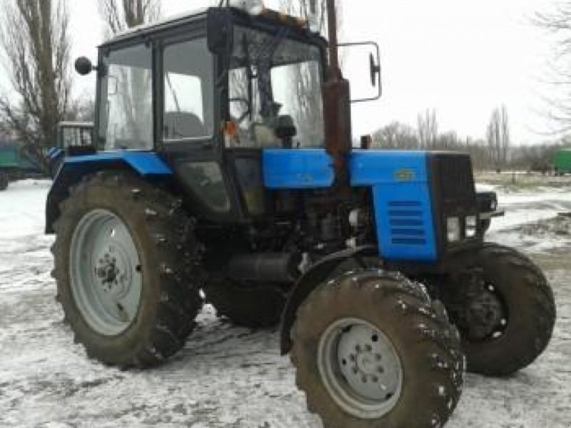 Oldtimer-Traktor des Typs Belarus Беларус-892, Neumaschine in Кременчук