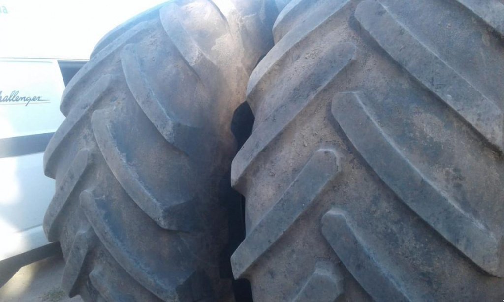 Oldtimer-Traktor des Typs CHALLENGER MT975, Neumaschine in Одеса (Bild 2)