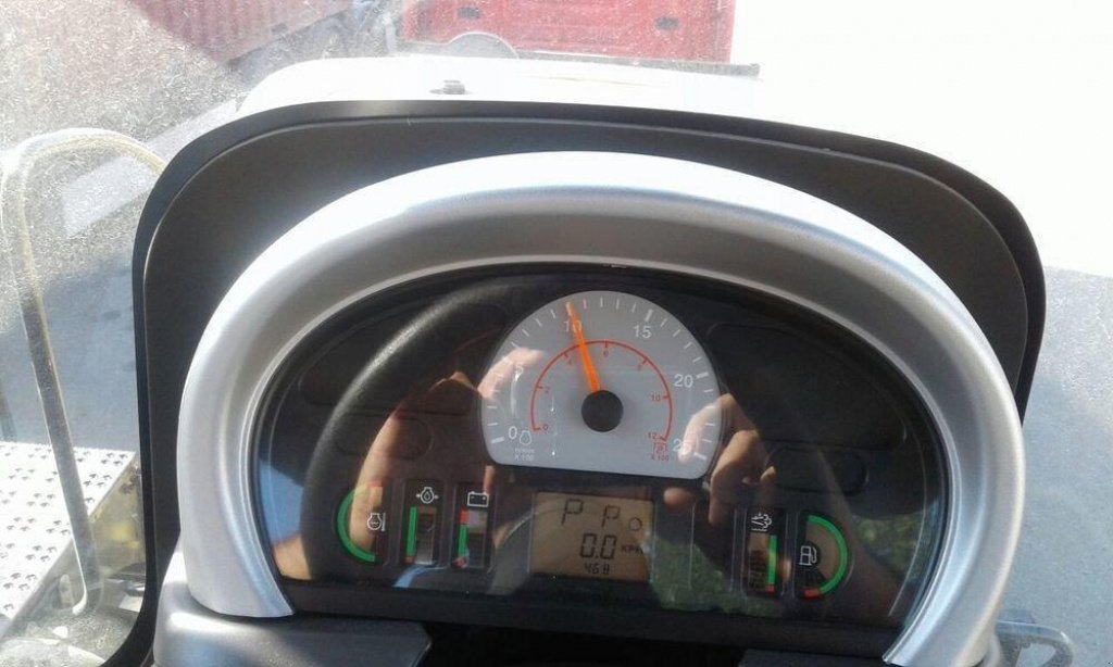 Raupentraktor des Typs CHALLENGER MT865E, Neumaschine in Одеса (Bild 4)