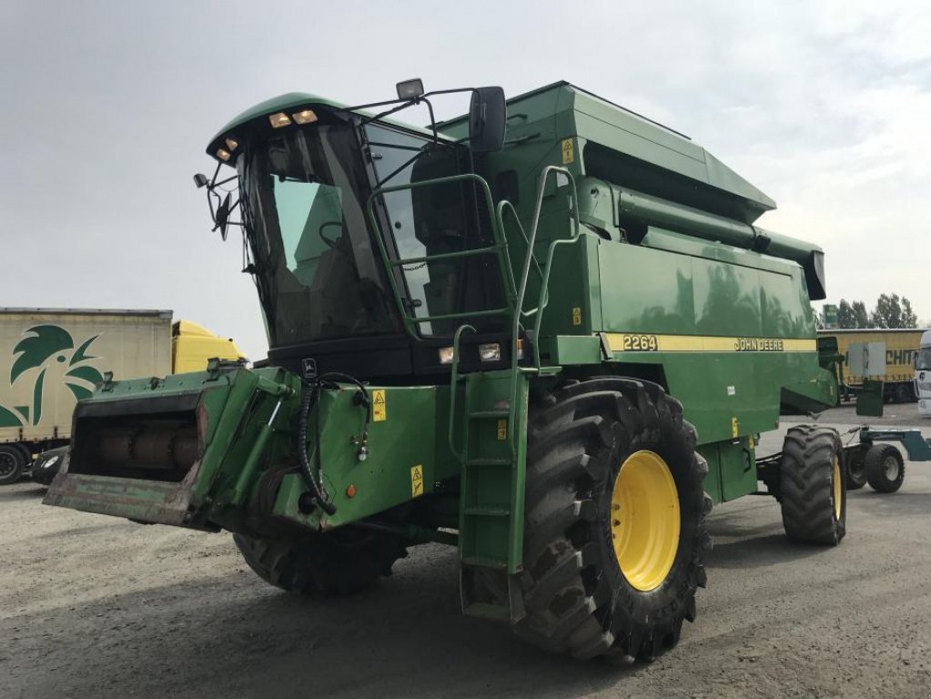 Oldtimer-Mähdrescher des Typs John Deere 2264, Gebrauchtmaschine in Ковель (Bild 3)