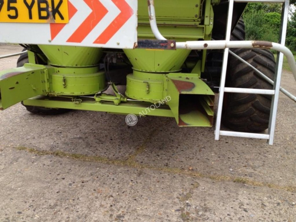 Oldtimer-Mähdrescher des Typs CLAAS Lexion 480, Neumaschine in Здолбунів (Bild 1)